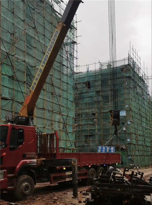 高陵区“慢工细活”—— 吊车的 “微动控制” 技术