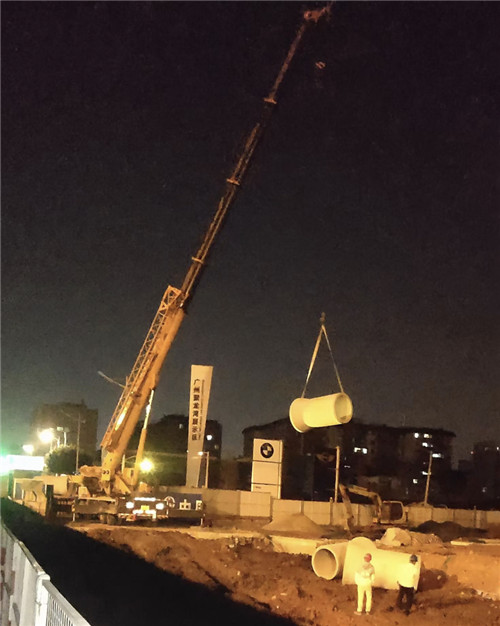 高陵区“弯臂矫正”—— 吊车的 “形变补偿” 技术